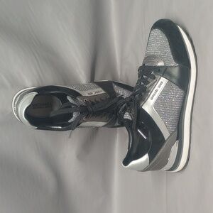 Women size 9.5 Michael kors Billie trainer sneakers